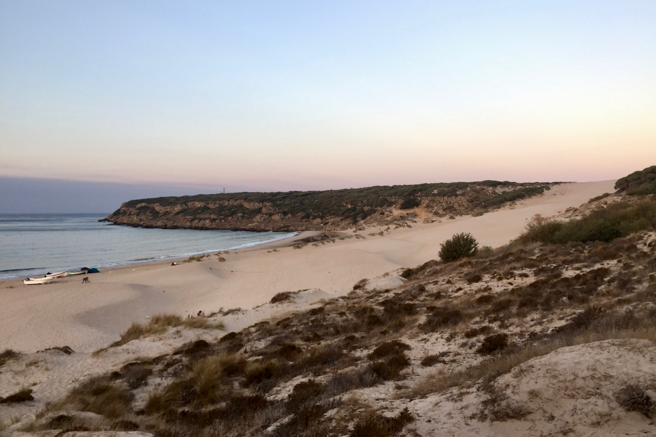 Die Düne von Bolonia (Cádiz) bei Sonnenaufgang