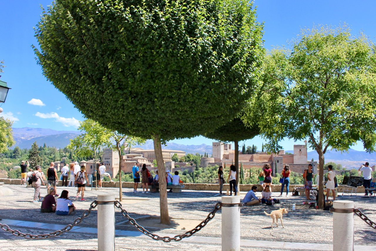 Der Aussichtspunkt Mirador de San Nicolás in Granada