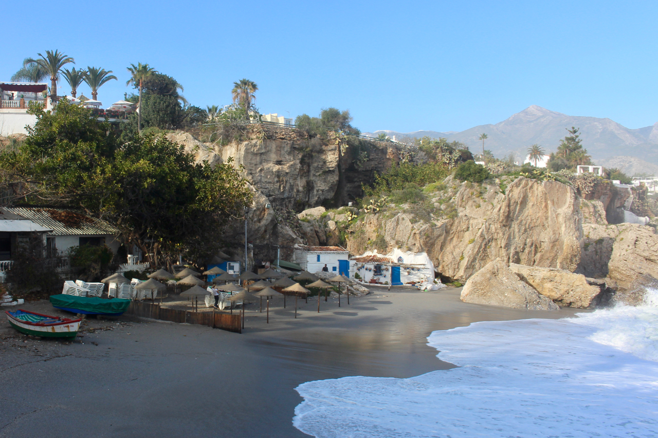 Der Strand Playa Calahonda in Nerja