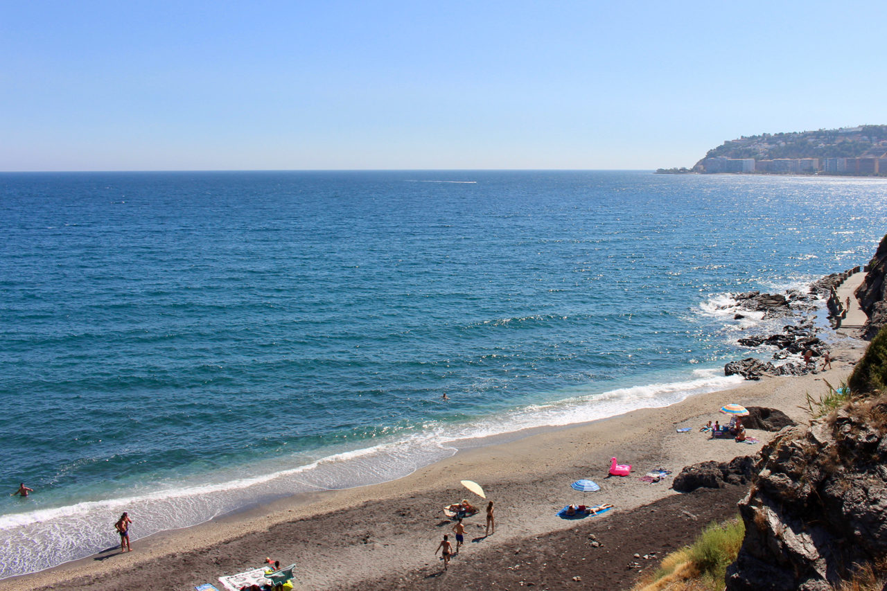 Strand Playa Curumbico an der Costa Tropical