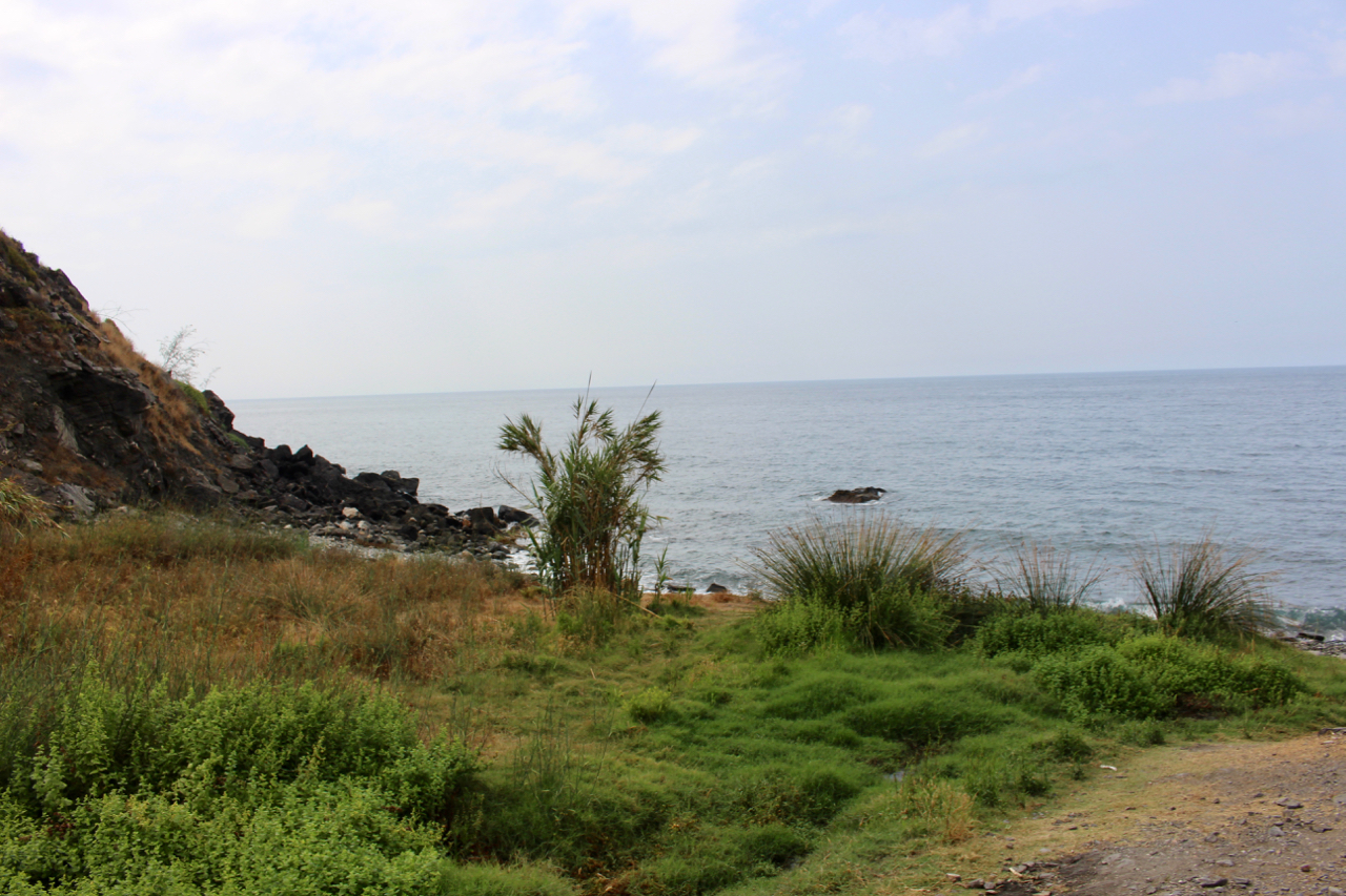 Playa El Cambrón an der Steilküste der Costa Tropical