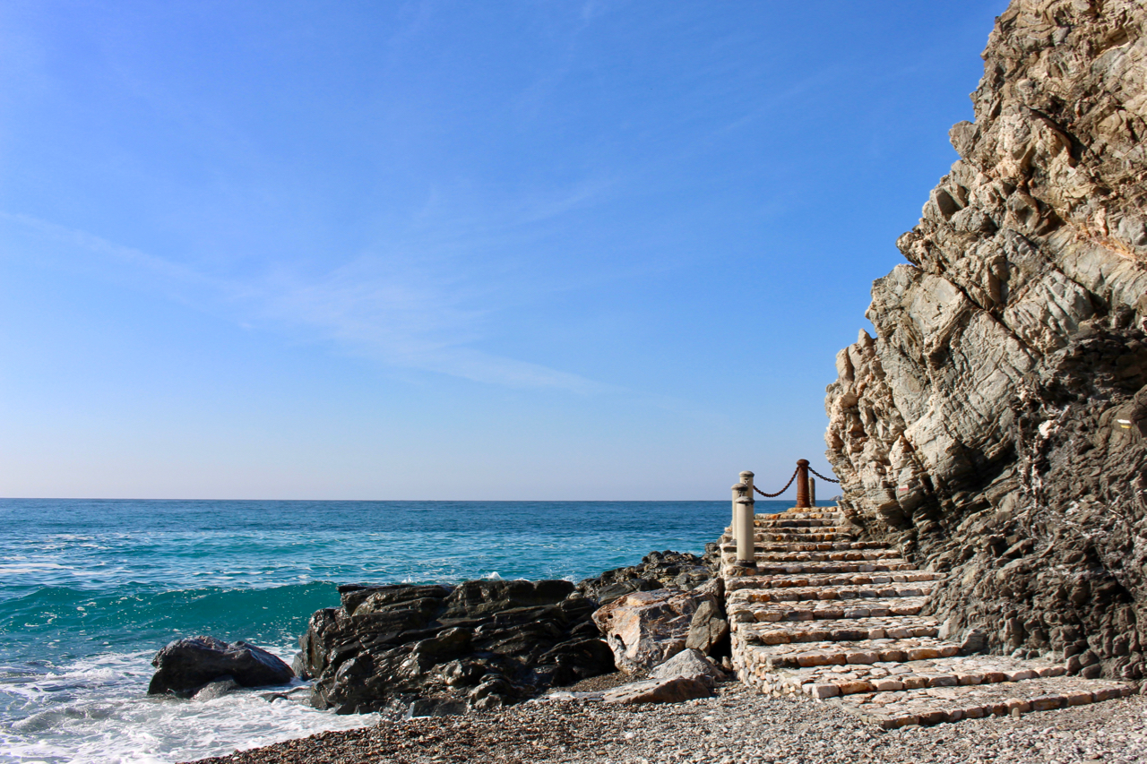 Sandstand Playa de Cotobro in Almuñécar