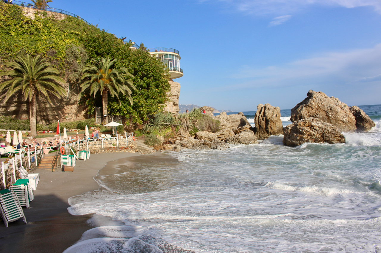 Strand Playa La Caletilla in Nerja