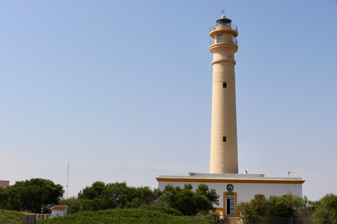 Faro de Sabinar am Kap Punta Entinas-Sabinar