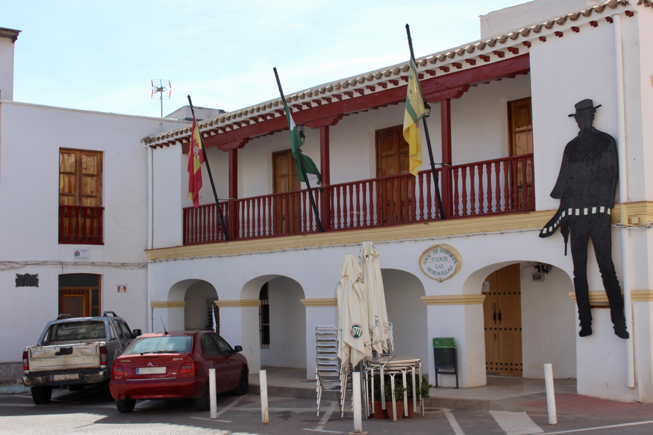 Der kleine Hauptplatz von Tabernas